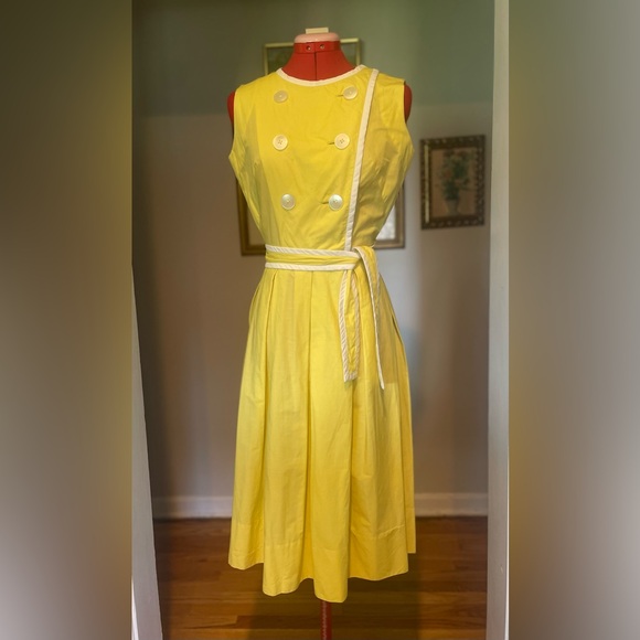 VTG 1950s Yellow Fit & Flare Day Dress / Full Skirt & Wrap Top - Picture 9 of 16